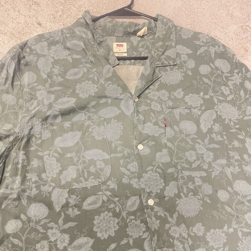 Levi’s XL Men’s Relaxed Fit Floral Button Up Shirt-‎ San Francisco Label Casual